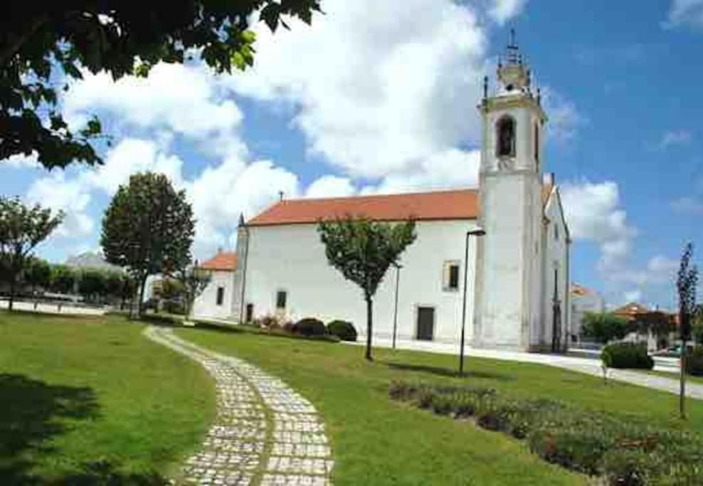 Moradia Alegre No Centro Da Vila Da Tocha. Екстериор снимка