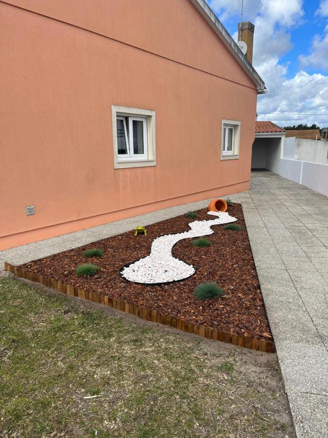 Moradia Alegre No Centro Da Vila Da Tocha. Екстериор снимка